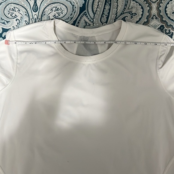 Lululemon Athletica White Fitted Short Sleeve T-Shirt - Picture 11 of 11